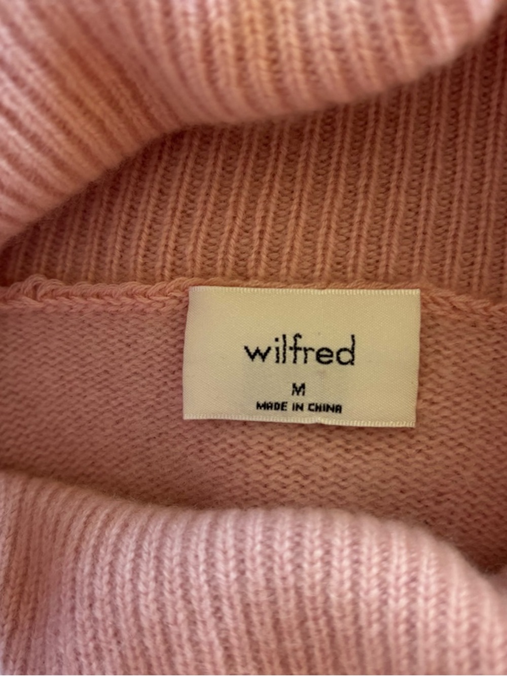 Wilfred Aritzia 100% Cashmere Pink Turtleneck Cropped Sweater - Picture 5 of 5